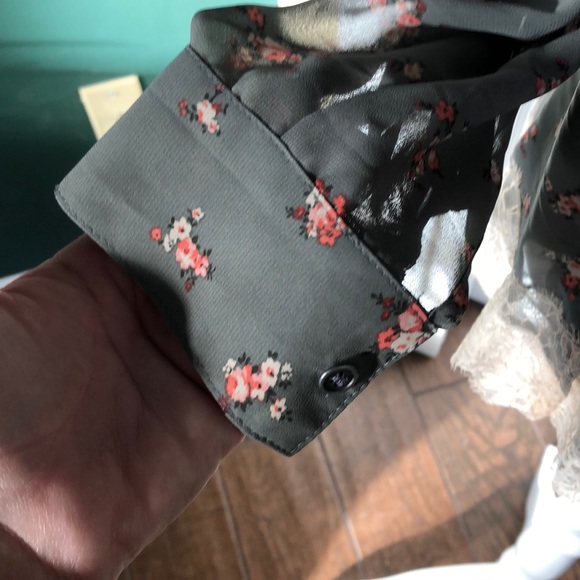 🌺Style & Co floral sheer button down top🌺 - Picture 7 of 9